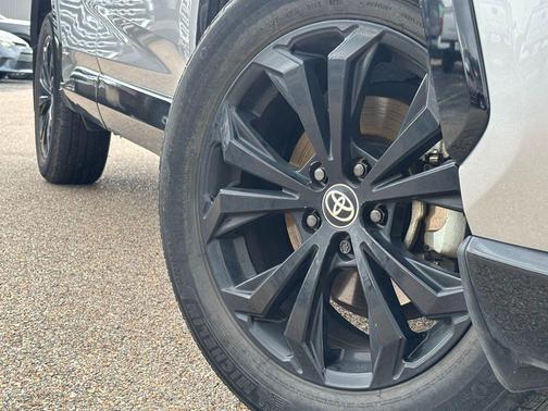 2024 Toyota RAV4 Hybrid SE