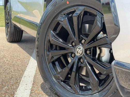 2024 Toyota RAV4 Hybrid SE