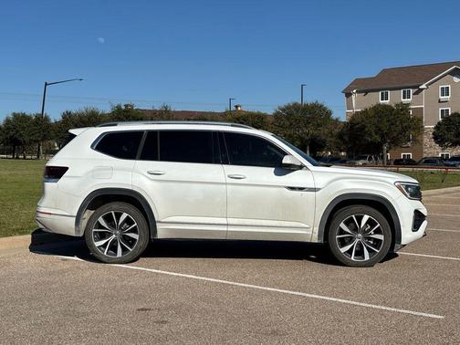 2024 Volkswagen Atlas 2.0T SEL Premium R-Line 4MOTION