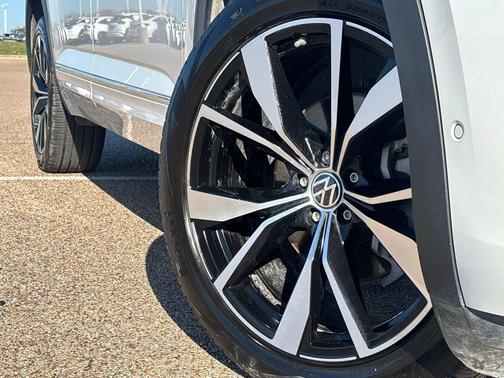 2024 Volkswagen Atlas 2.0T SEL Premium R-Line 4MOTION