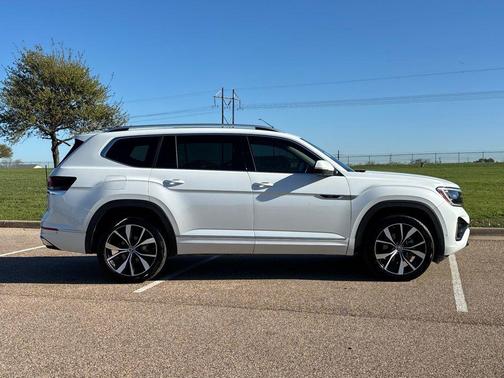 2024 Volkswagen Atlas 2.0T SEL Premium R-Line 4MOTION