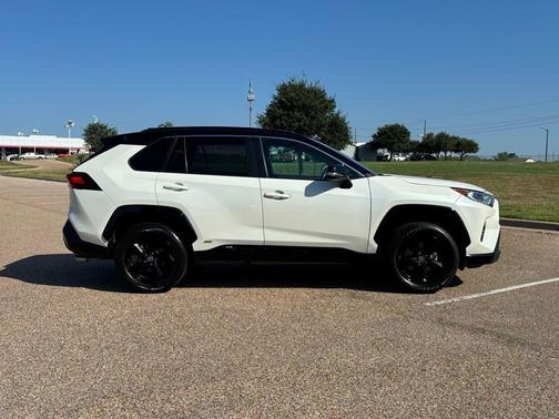 2021 Toyota RAV4 Hybrid SE