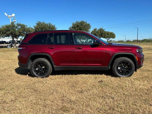 2025 Jeep Grand Cherokee Altitude