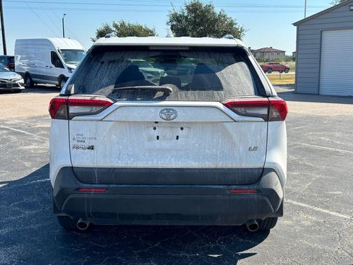 2020 Toyota RAV4 LE