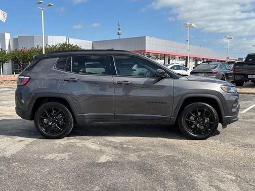 2023 Jeep Compass Altitude