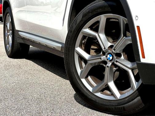 Alpine White 2024 BMW X3 xDrive30i