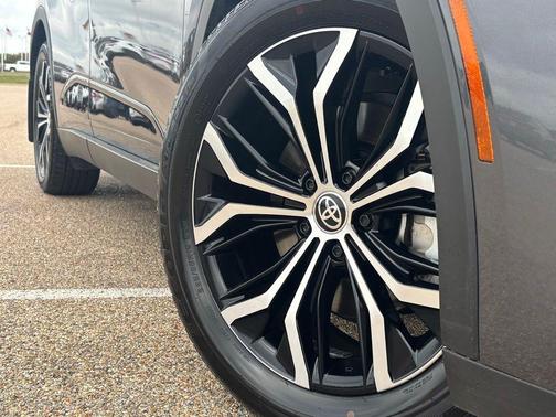 2024 Toyota Crown Limited