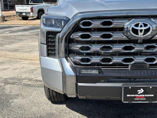 2025 Toyota Tundra Hybrid Platinum