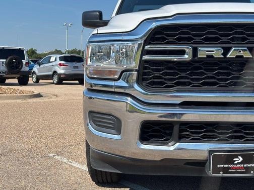 2021 RAM 2500 Tradesman Regular Cab 4x2 8' Box
