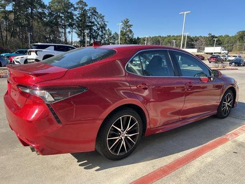 2024 Toyota Camry SE