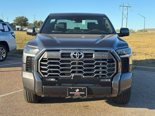 2026 Toyota Tundra Hybrid Platinum