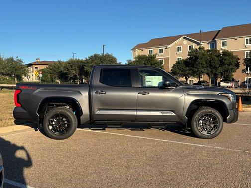 2026 Toyota Tundra Hybrid Platinum