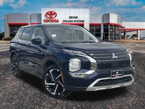 2023 Mitsubishi Outlander SE