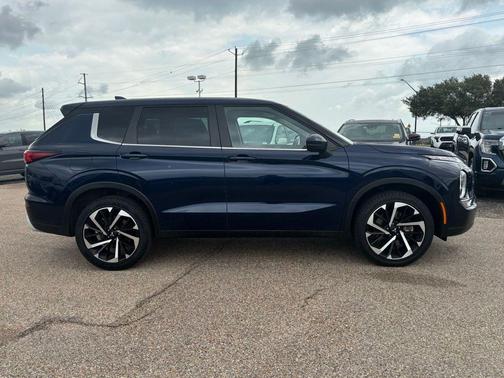 2023 Mitsubishi Outlander SE