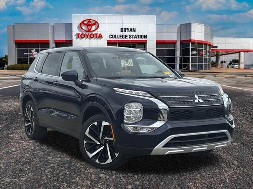 2023 Mitsubishi Outlander SE