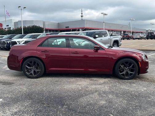 2022 Chrysler 300 S