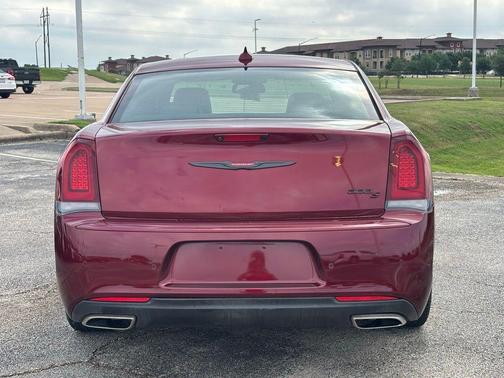 2022 Chrysler 300 S