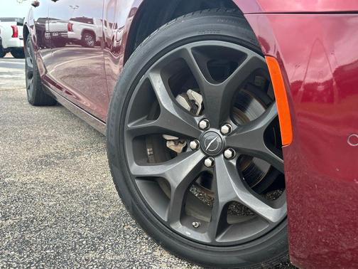 2022 Chrysler 300 S