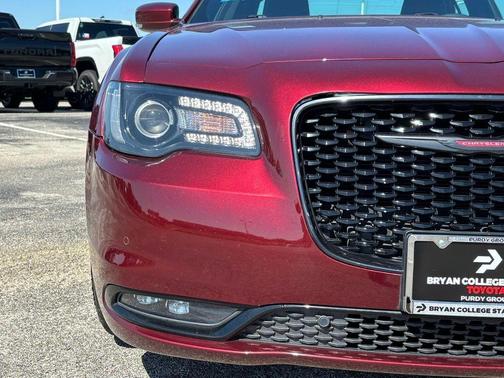 2022 Chrysler 300 S