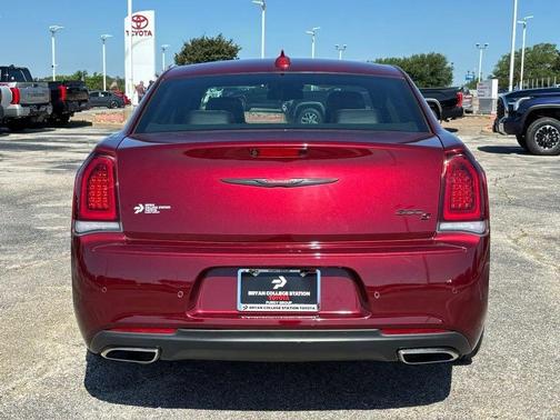2022 Chrysler 300 S