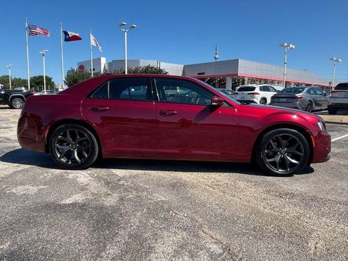 2022 Chrysler 300 S
