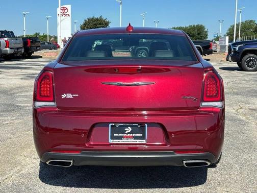 2022 Chrysler 300 S
