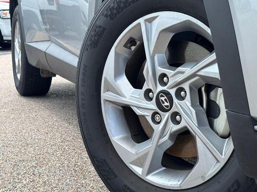 Shimmering Silver 2023 Hyundai TUCSON SEL