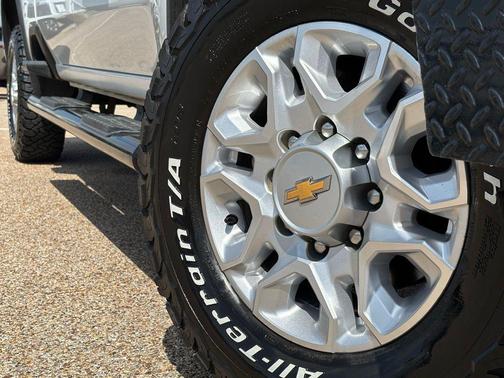 Summit White 2024 Chevrolet Silverado 2500 LTZ