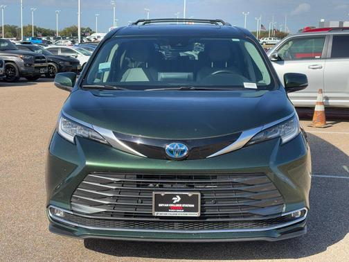 2024 Toyota Sienna Limited