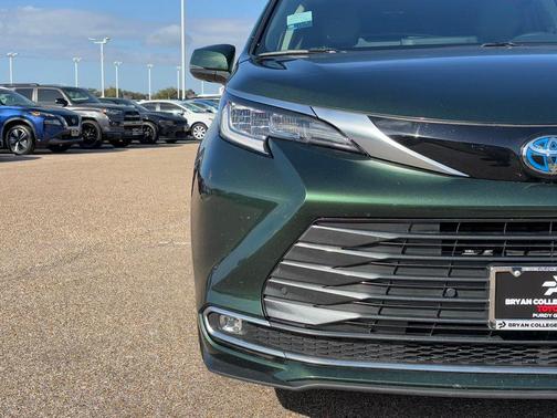 2024 Toyota Sienna Limited