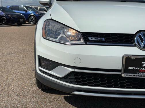 2017 Volkswagen Golf Alltrack TSI S