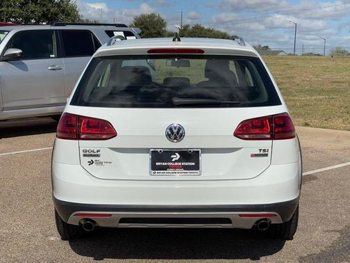 2017 Volkswagen Golf Alltrack TSI S