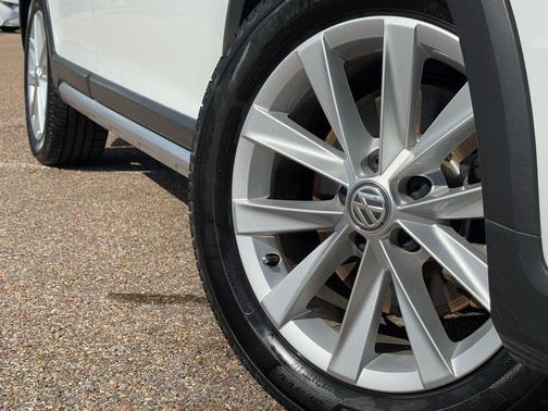 2017 Volkswagen Golf Alltrack TSI S