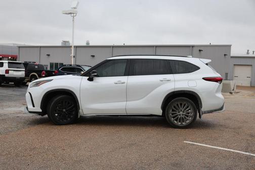 2023 Toyota Highlander XSE