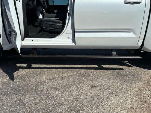 2025 Toyota Tundra Hybrid Platinum