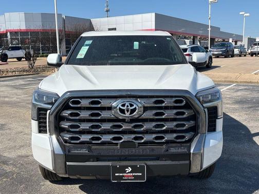 2025 Toyota Tundra Hybrid Platinum
