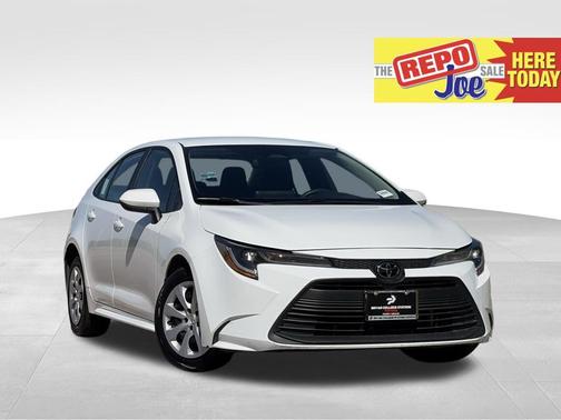 Ice Cap 2024 Toyota Corolla LE