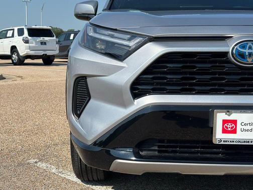 2024 Toyota RAV4 Hybrid SE
