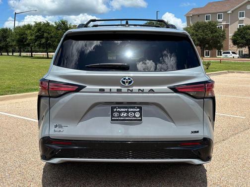 H5 2025 Toyota Sienna XSE 7 Passenger