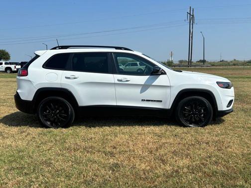 2023 Jeep Cherokee Altitude