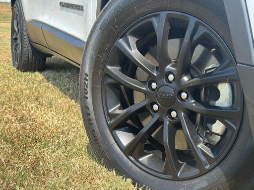 2023 Jeep Cherokee Altitude