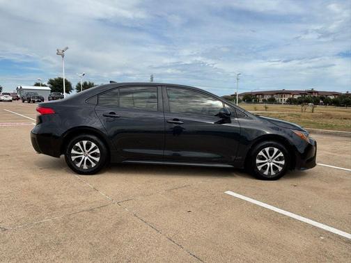 2022 Toyota Corolla Hybrid LE