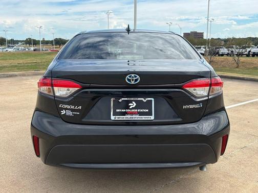 2022 Toyota Corolla Hybrid LE