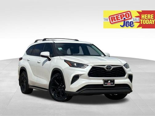 2022 Toyota Highlander L