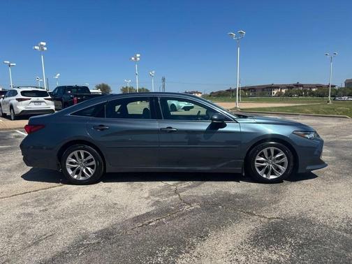 2021 Toyota Avalon XLE