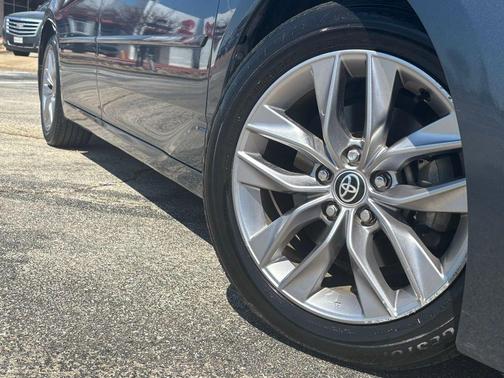 2021 Toyota Avalon XLE