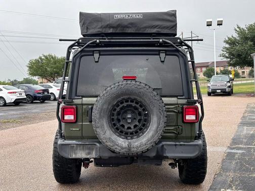 2022 Jeep Wrangler Unlimited Sport