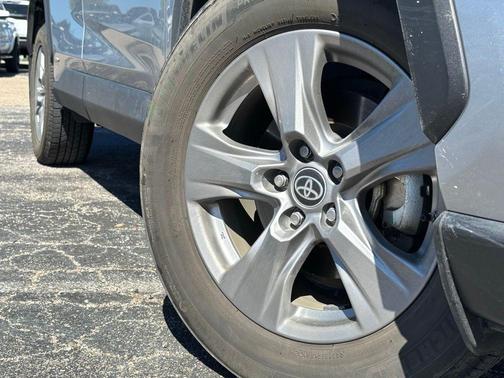 2024 Toyota RAV4 Hybrid LE