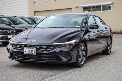 Abyss Black 2024 Hyundai ELANTRA Limited