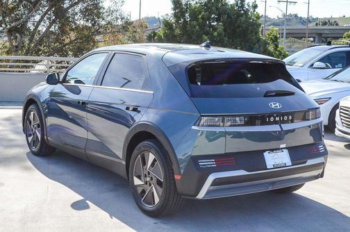 Digital Teal 2026 Hyundai IONIQ 5 SE